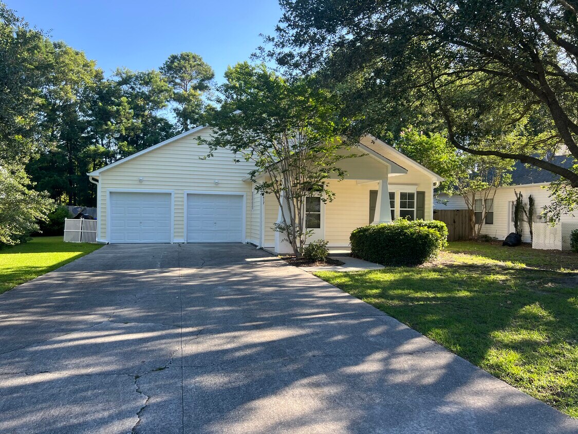 Primary Photo - 4417 Pine Hollow Dr