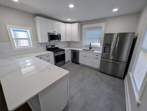 Building Photo - 2145 Slane Ave