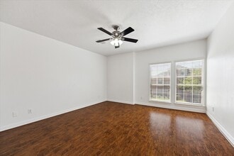 Building Photo - 13639 Brookbluff Ln