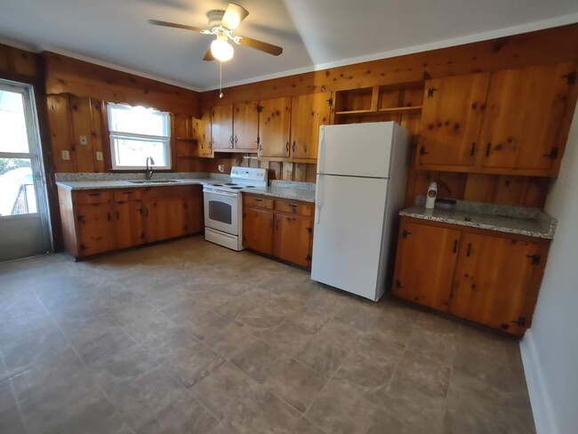 Large eat in kitchen - 1202 W Garner Rd