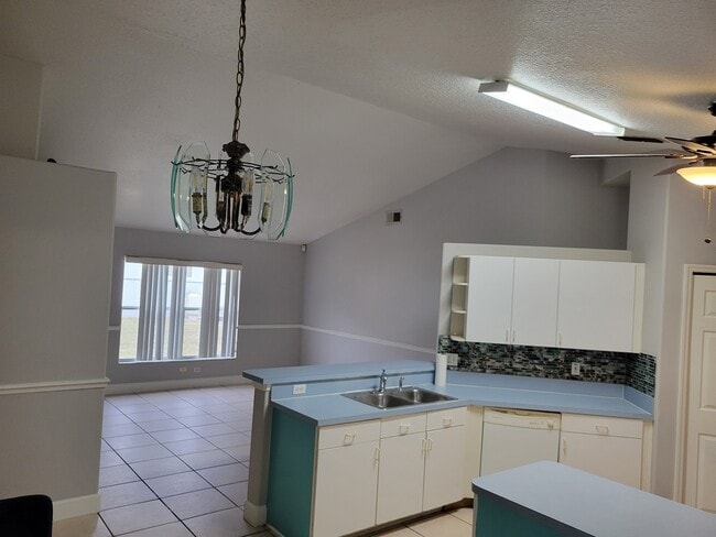 Building Photo - 843 Park Valley Cir