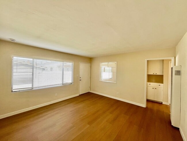 Building Photo - 4345 Central Ave