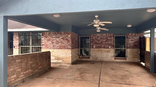 Building Photo - 6335 Tall Willow Dr