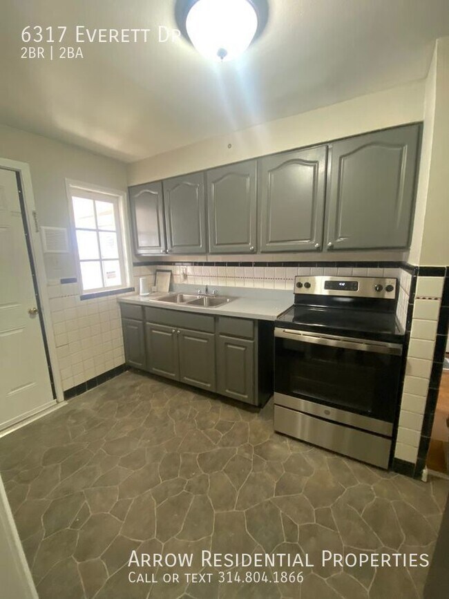 Foto del edificio - 6317 Everett Dr. | $900 | 2  Bedroom , 1.5...