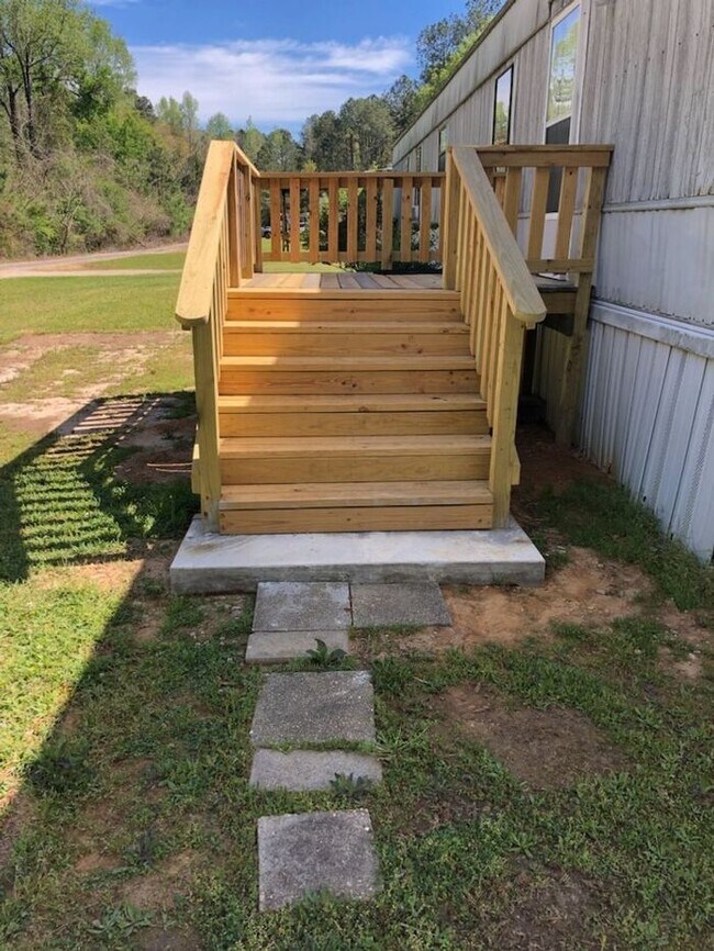 Foto del edificio - 2 Bdrm/2 Bath Mobile home on private road ...