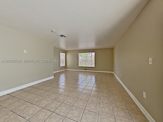 Foto del edificio - 9785 SW 222nd St