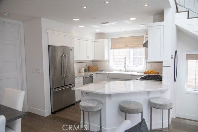 Foto del edificio - 424 1/2 Marguerite Avenue, Newport Beach, CA 92625 - 2 BR 3 BA house