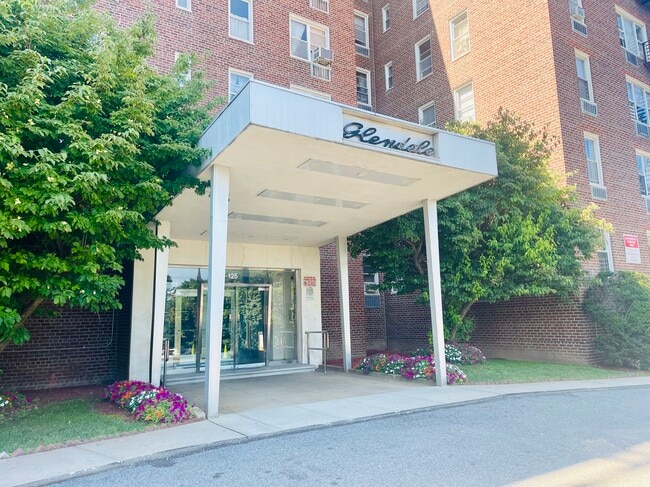 Building Photo - 125 Bronx River Rd
