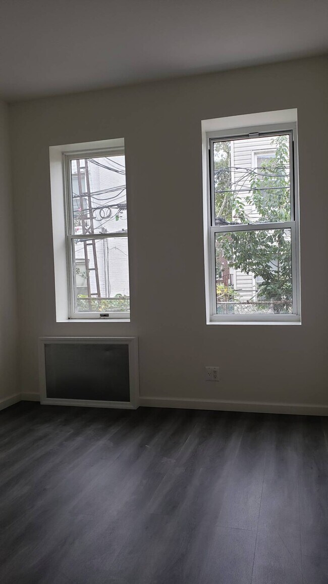 Building Photo - 1760 70th St