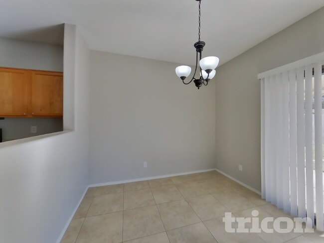 Building Photo - 2097 E Paso Fino Dr