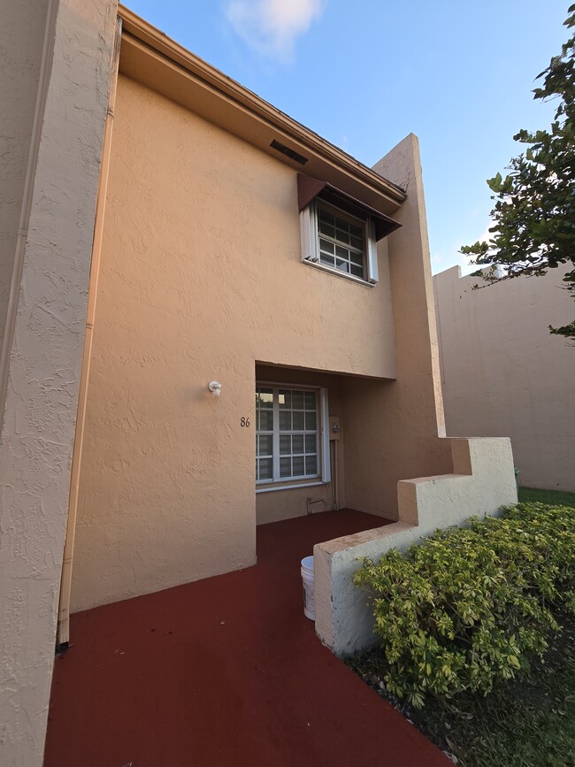 Foto del edificio - 10360 SW 154th Cir Ct