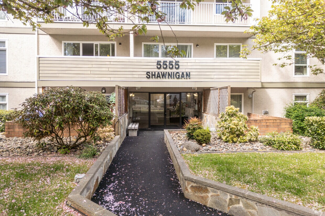 Building Photo - Shawnigan