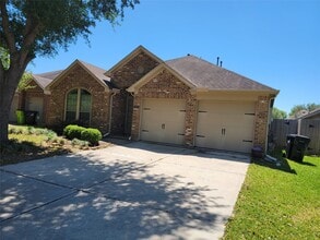 Building Photo - 5534 Stoneridge Ct