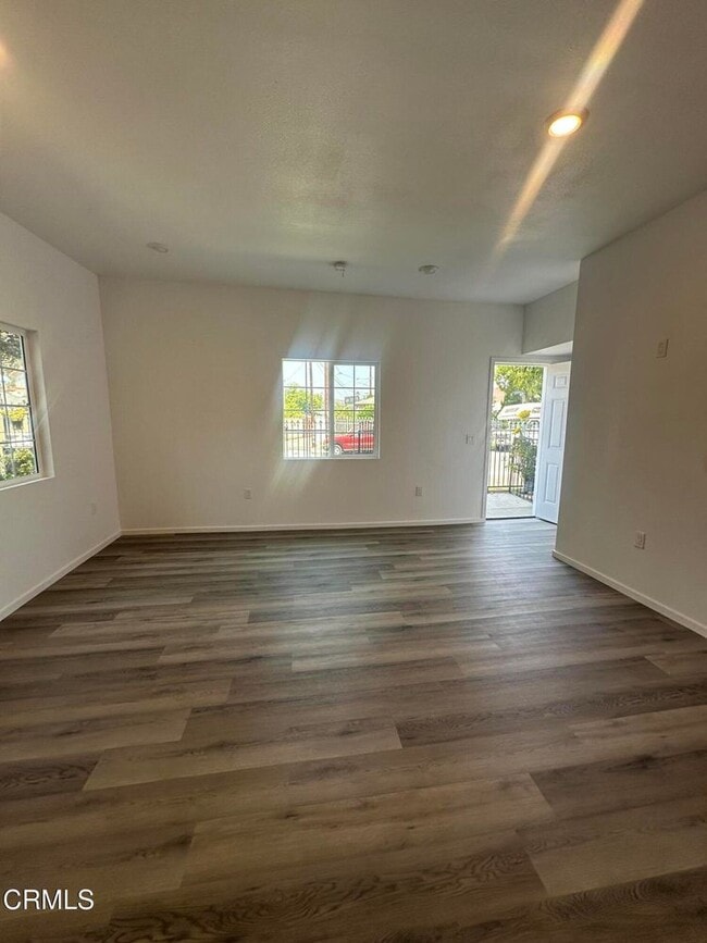 Building Photo - 1441 N Carmelita Ave