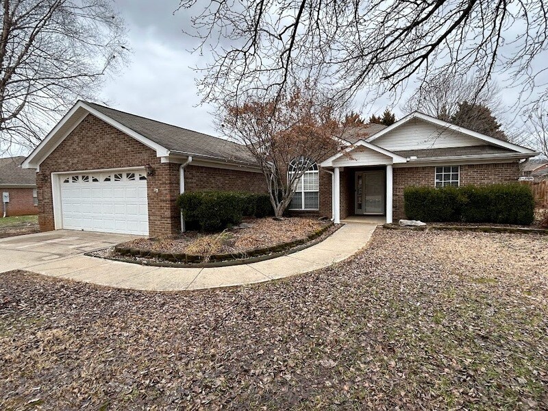 Primary Photo - 113 Centennial Dr