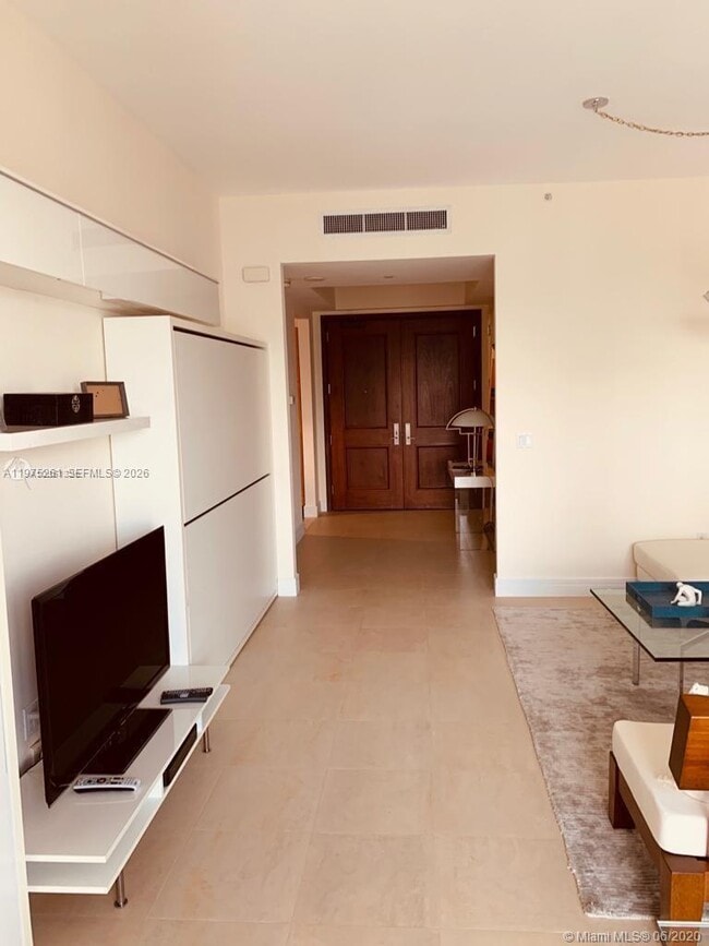 Building Photo - 1425 Brickell Ave