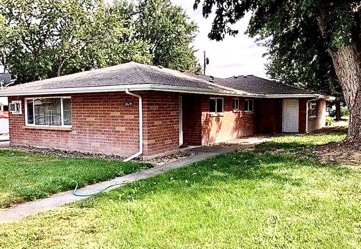 Primary Photo - 1619 W 5th Ave