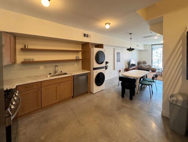 Foto del edificio - 4548 Huntington Dr S