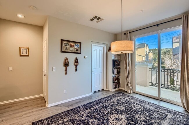 Building Photo - 1372 Dandelion Way