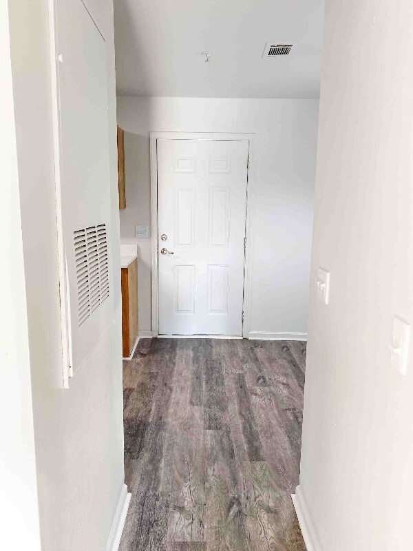 Foto del edificio - 160 Wilson Ave