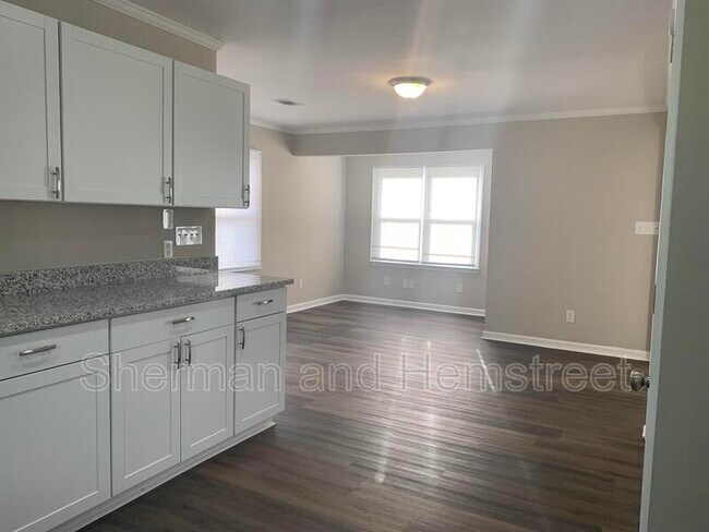 Foto del edificio - 1209 Eisenhower Dr