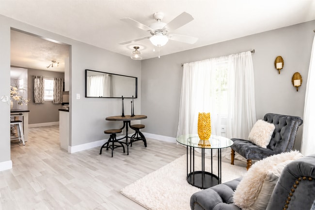 Foto del edificio - 221 S C St