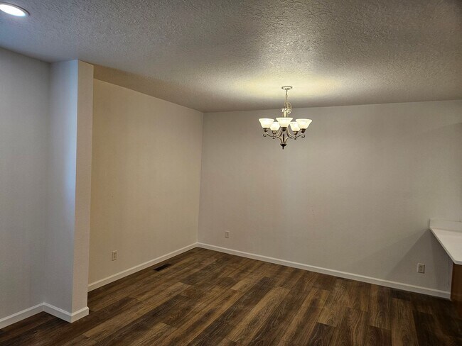 Building Photo - lenft02