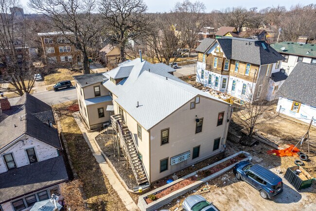 Building Photo - 685 19th St