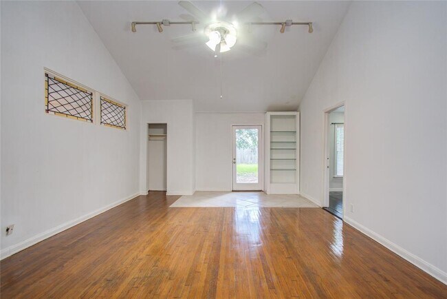 Foto del edificio - 5311 Palmetto St