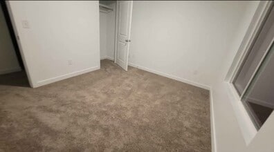 Building Photo - 286 Starboard Dr