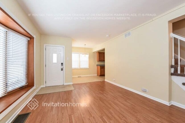 Building Photo - 4100 W 99th Pl