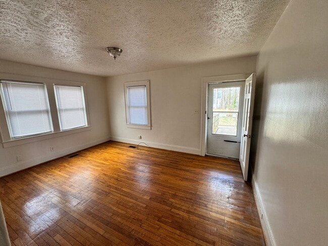 Foto del edificio - 2/1 in Shelby, NC (Interior Painting, Deep...