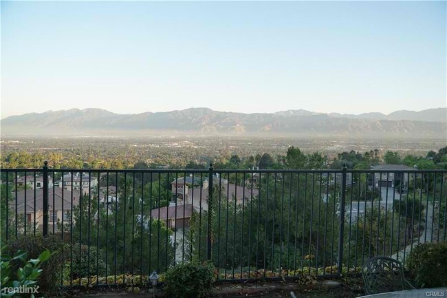 Building Photo - 2855 Mountain Ridge Rd