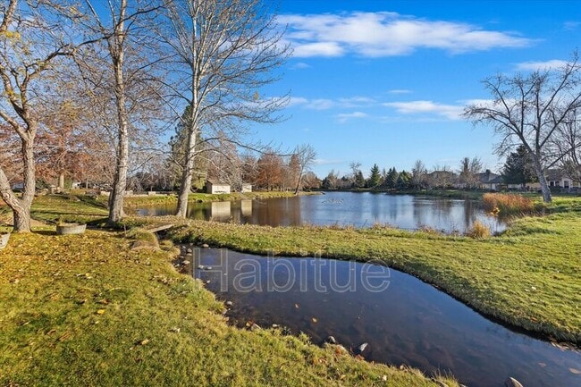 Building Photo - 393 E Trailside Dr