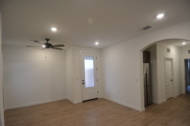 Building Photo - 7414 Lemon Mdw Pl