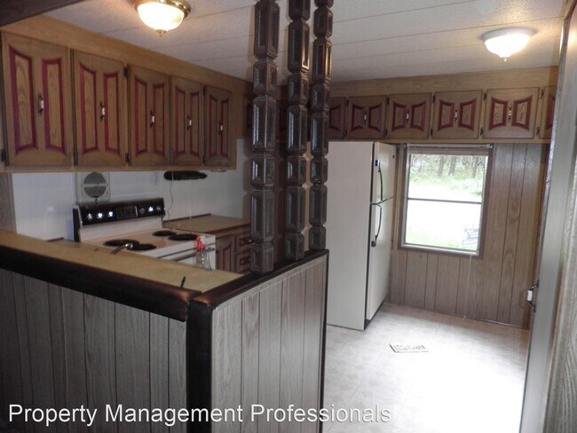 Building Photo - 1 br, 1 bath House - 165-A Moss Lane