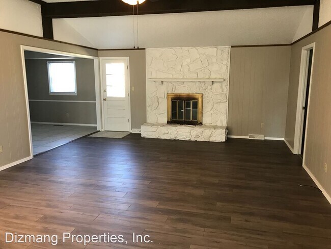 Building Photo - 3 br, 2 bath House - 1415 E. Price St.