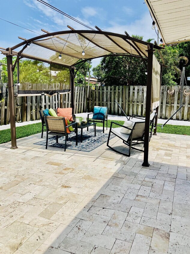 Foto principal - 2640 NE 10th Terrace