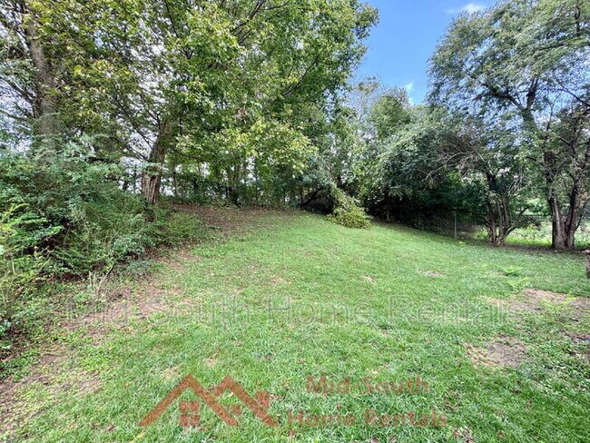 Foto del edificio - 5151 Corkwood Dr