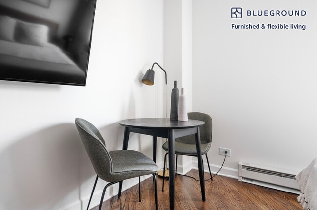 Building Photo - 1400 N Lake Shore Dr