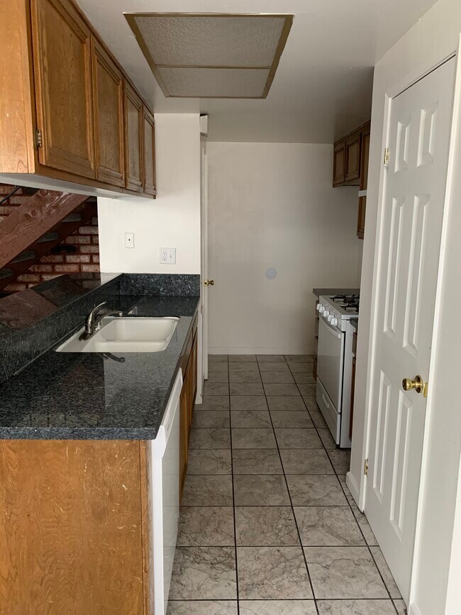 Building Photo - 1148 W Calle De La Luna
