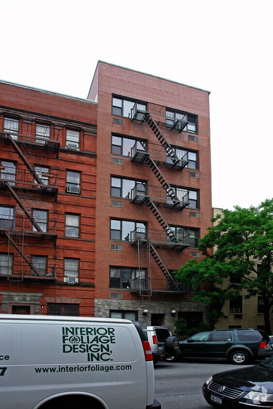 Primary Photo - 252 W 20th St