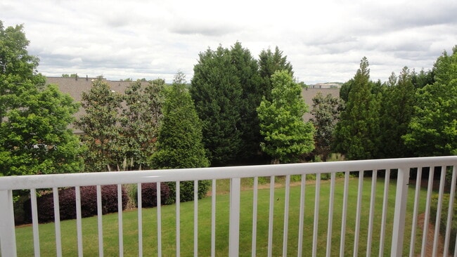 Foto del edificio - Well maintained 2 br 2 ba condo in the gat...