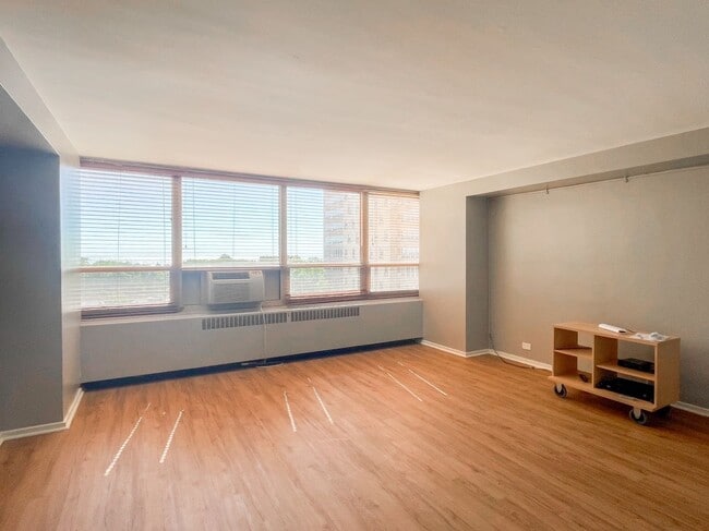 Foto del edificio - 3950 N Lake Shore Dr