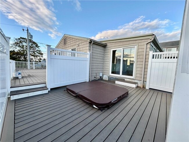 Building Photo - 32 Seaspray Way
