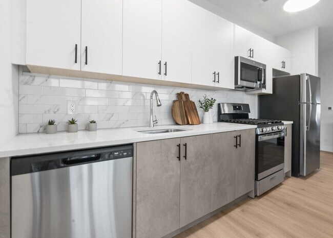 Building Photo - 407 Highland Ave