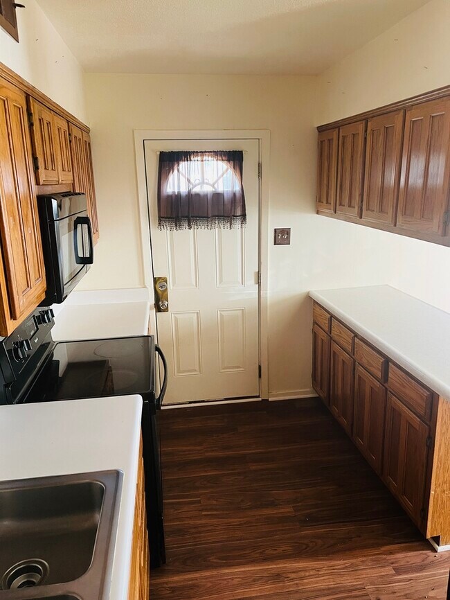 Foto del edificio - BEAUTIFUL DUPLEX IN EAST MEMPHIS!!