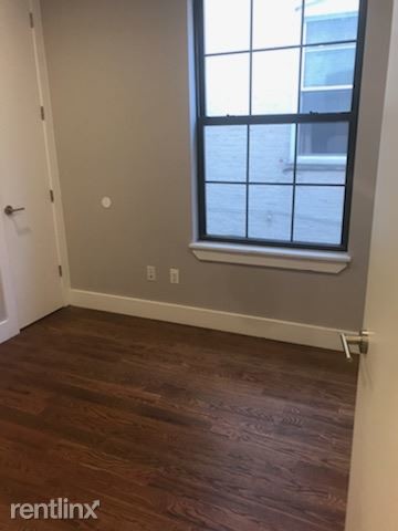 Building Photo - 1887 Troutman St