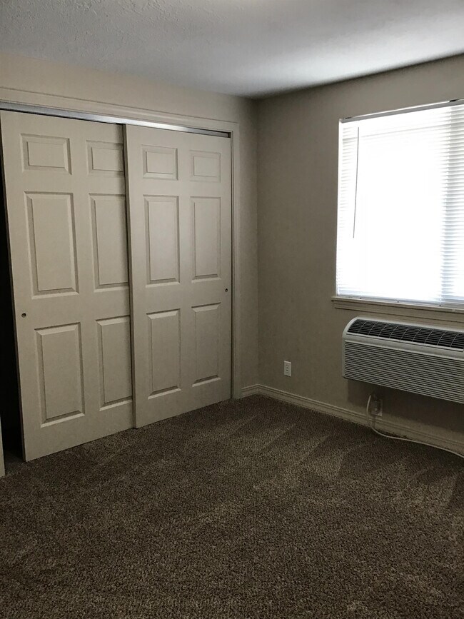 Building Photo - 202 Bear River Dr