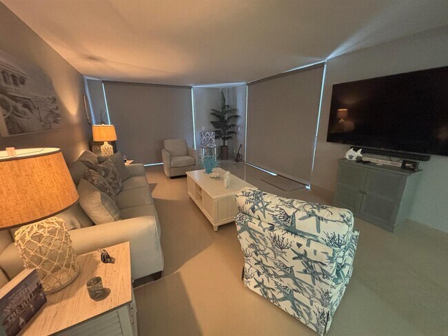 Foto del edificio - 1202 S Lake Dr